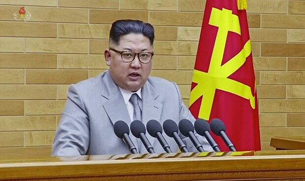김정은 북한 노동당 위원장이 중앙위원회 청사에서 신년사를 발표하고 있다. 