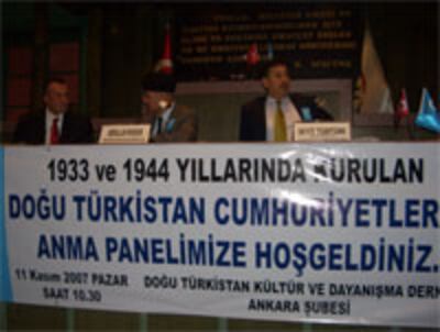 Turkiyede-JumhurKuni-200.jpg