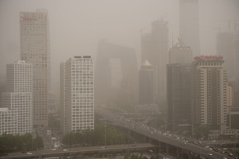 台湾研究团队指出，当沙尘暴来袭，A型流感病毒、禽流感病毒都显着增加。（法新社）