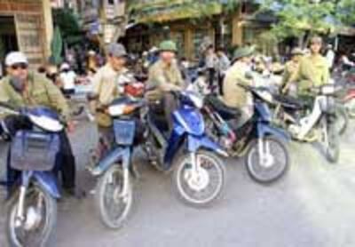 MotoTaxiLabor200.jpg
