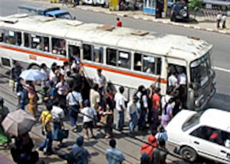 bus_commuters_200px.jpg