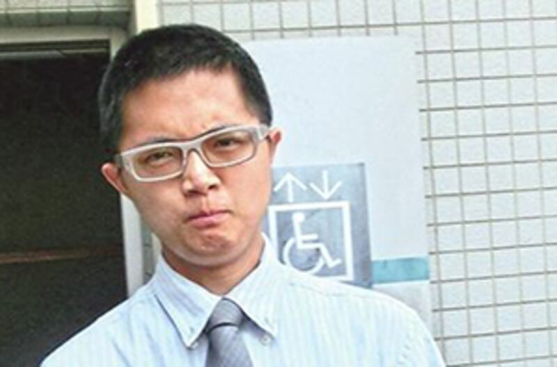 盧建民未懼佔領運動期間遭警方拘捕及律政司檢控，獲法院裁定罪名不成立後，繼續反對政府提出的政改方案。（相片來自盧建民臉書）