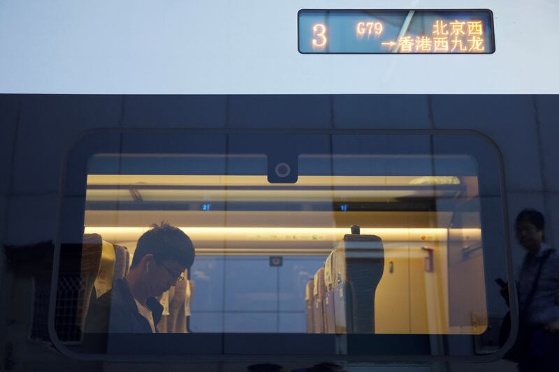 2018-09-23T071135Z_1056164445_RC1C534C2A80_RTRMADP_3_HONGKONG-CHINA-TRAIN.JPG