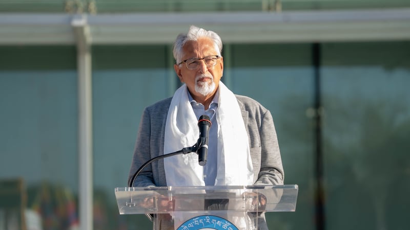 རིཆ་མོནཌི་གྲོང་ཁྱེར་སྤྱི་ཁྱབ་པ་ Eduardo Martinez ལཊ་ཀྱིས་བོད་ཀྱི་རྒྱལ་དར་སྒྲེང་འཛུཊ་གནང་པ། ༢༠༢༦།༣།༩