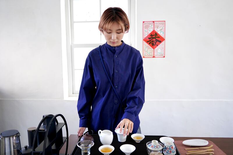 明樺與蔓苓選擇開茶室，原因是家人都喜歡喝茶，而且她們覺得茶在年輕人的市場還有發展空間。（淳音 攝）