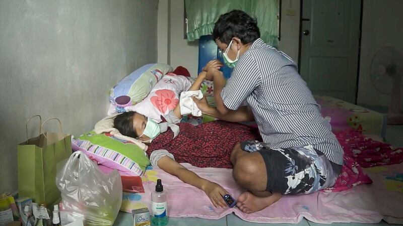 Pregnant-Lao-worker.jpg
