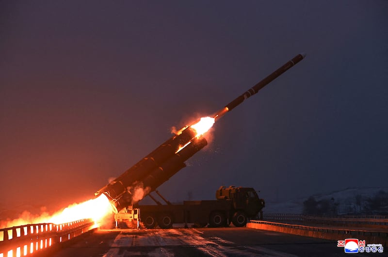 북한 서해에서 장거리 전략 순항미사일 발사 훈련