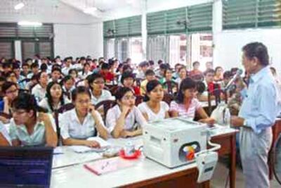 Sinh viên trường ĐH Y khoa Phạm Ngọc Thạch trong giờ học, ảnh chụp năm 2009.