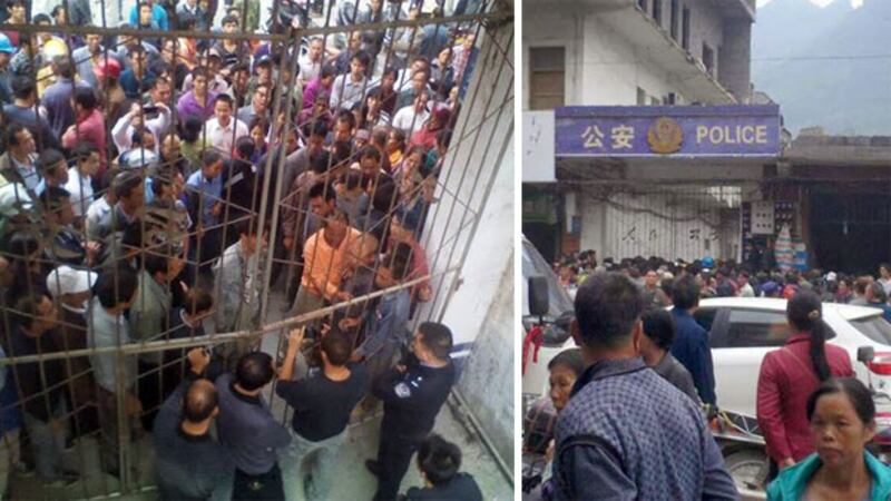 2013年10月30日,廣西南寧市馬山縣加方鄉市集,有交警毆打商販,數百民眾不滿警方野蠻執法,警員逃回派出所,民眾其後上前包圍,派出所其後要關門迴避。(目擊者攝)