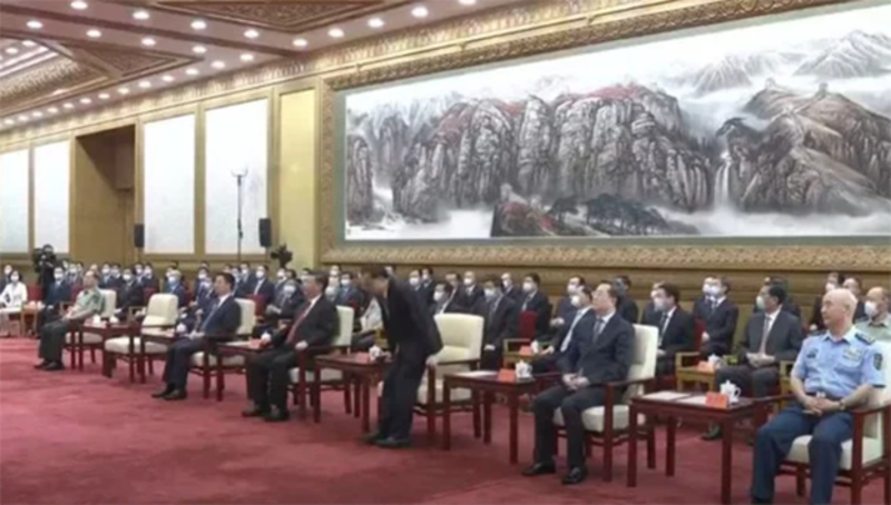 刘鹤在北斗三号开通仪式上当众让李克强出丑。（视频截图）