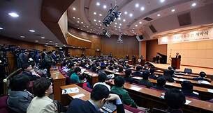 지난 4월 서울에서 열린 북한자유주간 개막식에서 수잔 솔티 북한자유연합 대표가 인사말을 하고 있다.
