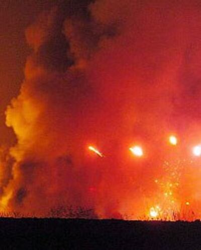CHINA-FIREWORKS-EXPLOSIO-20.jpg