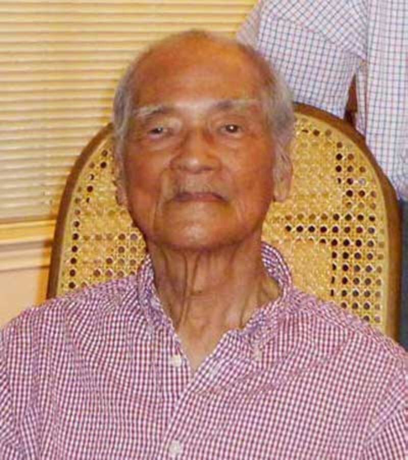 Nhà văn Mặc Đỗ 95 tuổi, hình chụp tháng 10/2012. Hình do anh Trần Huy Bích cung cấp.