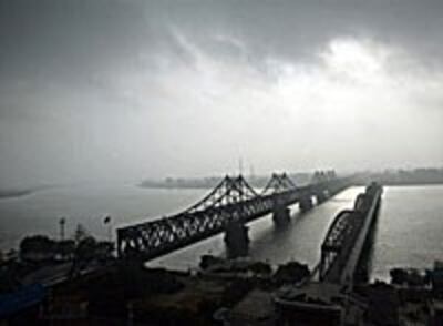 DandongBridge200.jpg