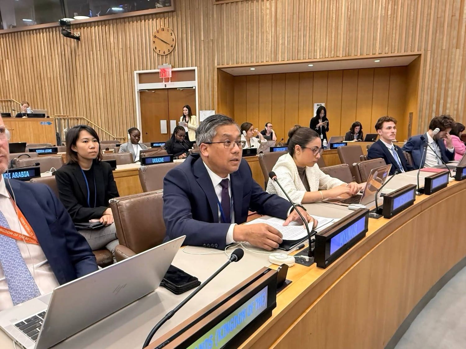 မြန်မာနိုင်ငံမှာ စစ်ဘေးပဋိပက္ခကြောင့် အိုးအိမ်စွန့် စစ်ရှောင