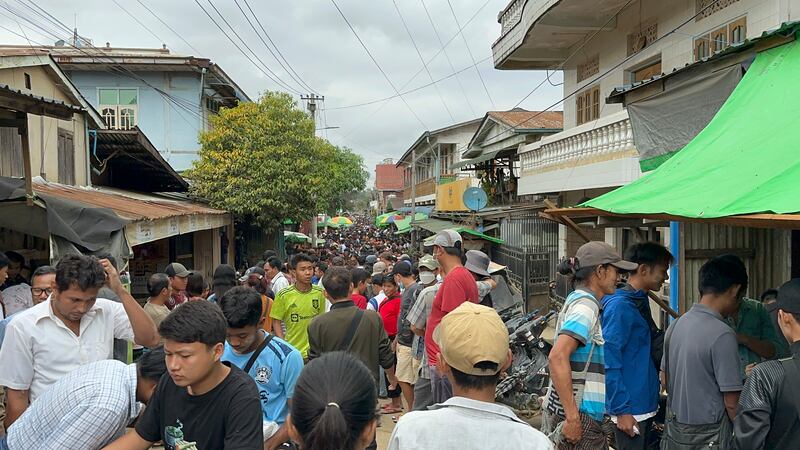 ကချင်ပြည်နယ်၊ ဖားကန့်မြို့ ဆိုင်းတောင် ကျောက်ဝိုင်းအား ၂၀၂၃ ခုနှစ်၊ မေလ ၁၃ ရက်နေ့က တွေ့ရစဉ်။ (Photo: RFA)