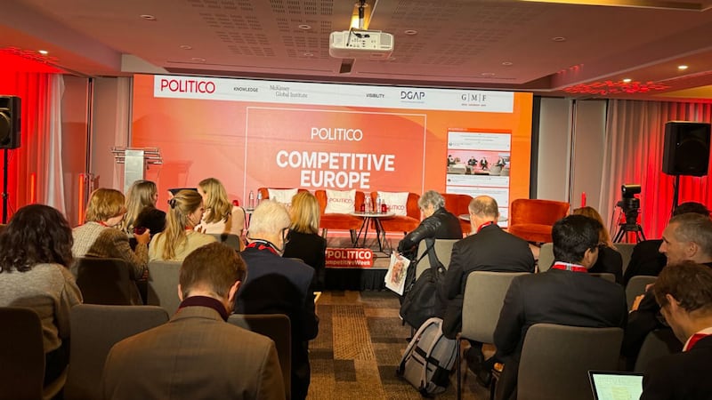 «ياۋروپا سىياسەتچىلىرى مۇنبىرى» (Politico Europe) نىڭ مۇتەخەسسىسلەر يىغىنى كۆرۈنۈشى، 2024-يىلى 3-ئۆكتەبىر، بىريۇسسېل