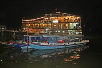 Nhà hàng nổi ở Cần Thơ