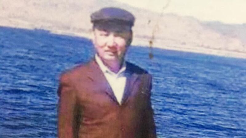 ئالتاينىڭ جېمىنەي ناھىيىسىدە جامائەتنىڭ مەنىۋى ھاياتىدىكى بوشلۇقنى تولدۇرۇشتا ئاكتىپ رول ئويناپ كەلگەن دىنىي زات نۇرلان پىئونېر.