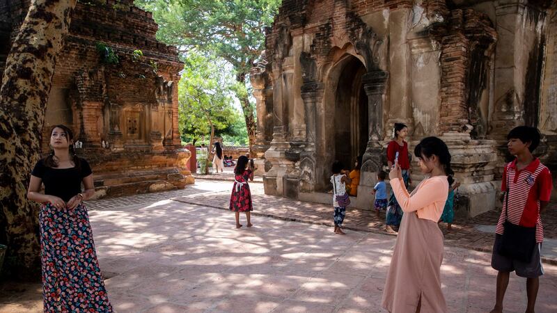 ပုဂံရှေးဟောင်းမြို့မှာ လာရောက်လည်ပတ်သူများအား ၂၀၂၂ ခုနှစ် ဇွန်လ ၂ ရက်နေ့က တွေ့ရစဥ်။ (RFA Photo)