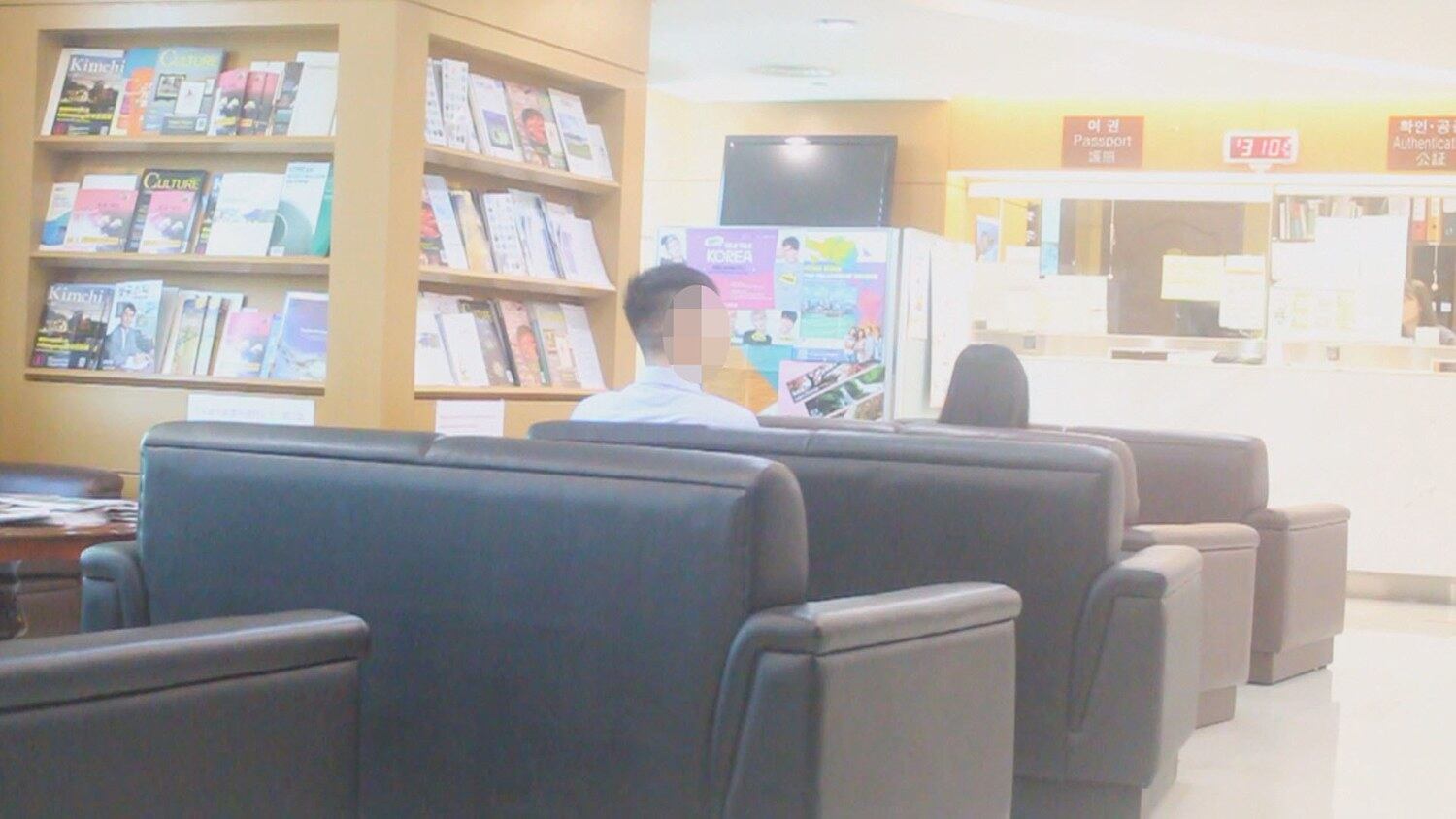 최근 홍콩에서 열린 제57회 국제수학올림피아드에 참가했던 북한 남학생이 홍콩주재 한국총영사관에 진입해 정치적 망명을 요청했다고 현지 언론이 홍콩 정부 소식통 등을 인용해 지난달 28일 보도했다.