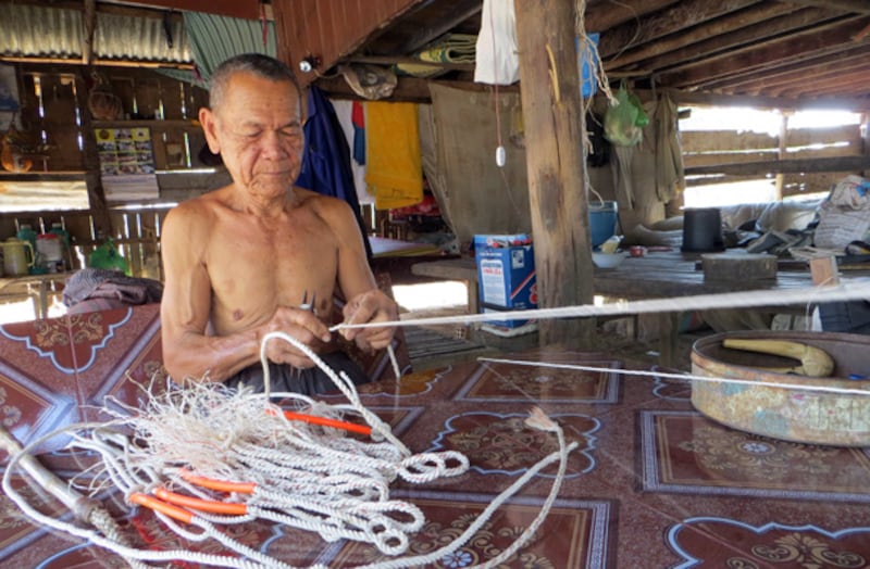 ៩-មីនា-២០១៤៖ លោក នាង ង៉ែត អាយុ ៧៦ឆ្នាំ រស់នៅខេត្តតាកែវ វេញកន្លុះ ជន្លៀង ខ្សែតី ឃ្លុំ។