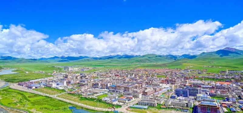 གསེར་རྟ་རྫོང་།