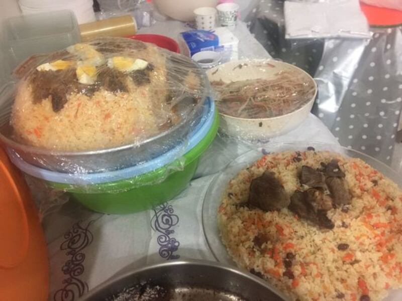 ئىستانبۇلدىكى يېتىم، تۇل ۋە مۇھتاجلارغا ياردەم بېرىش مەقسىتىدە ئېچىلغان سودا يەرمەنكىسى