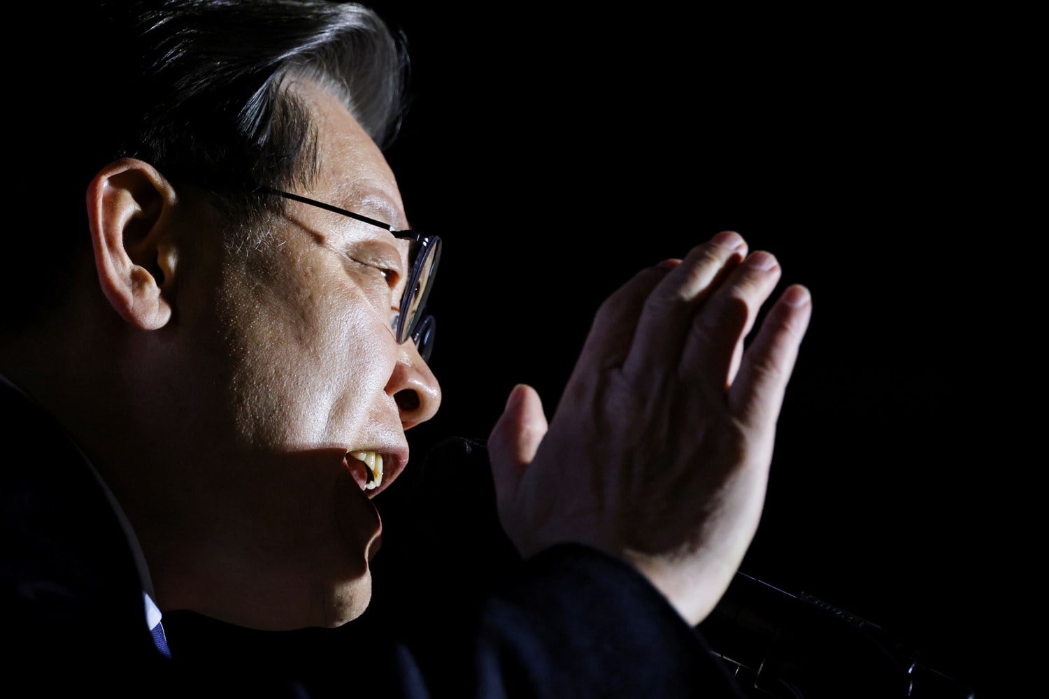 S Korea assembly approves opposition leader arrest amid polarization