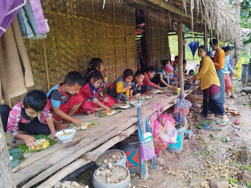 ကရင်နီစစ်ဘေးဒုက္ခသည်စခန်းတစ်ခုမှ ကလေးငယ်များအား ၂ဝ၂၃ ခုနှစ် အောက်တိုဘာလအတွင်းက တွေ့ရစဉ်။ (ဓာတ်ပုံ - ကရင်နီပြည် စစ်ဘေးရှောင် ကူညီစောင့်ရှောက်ရေးကွန်ရက်)