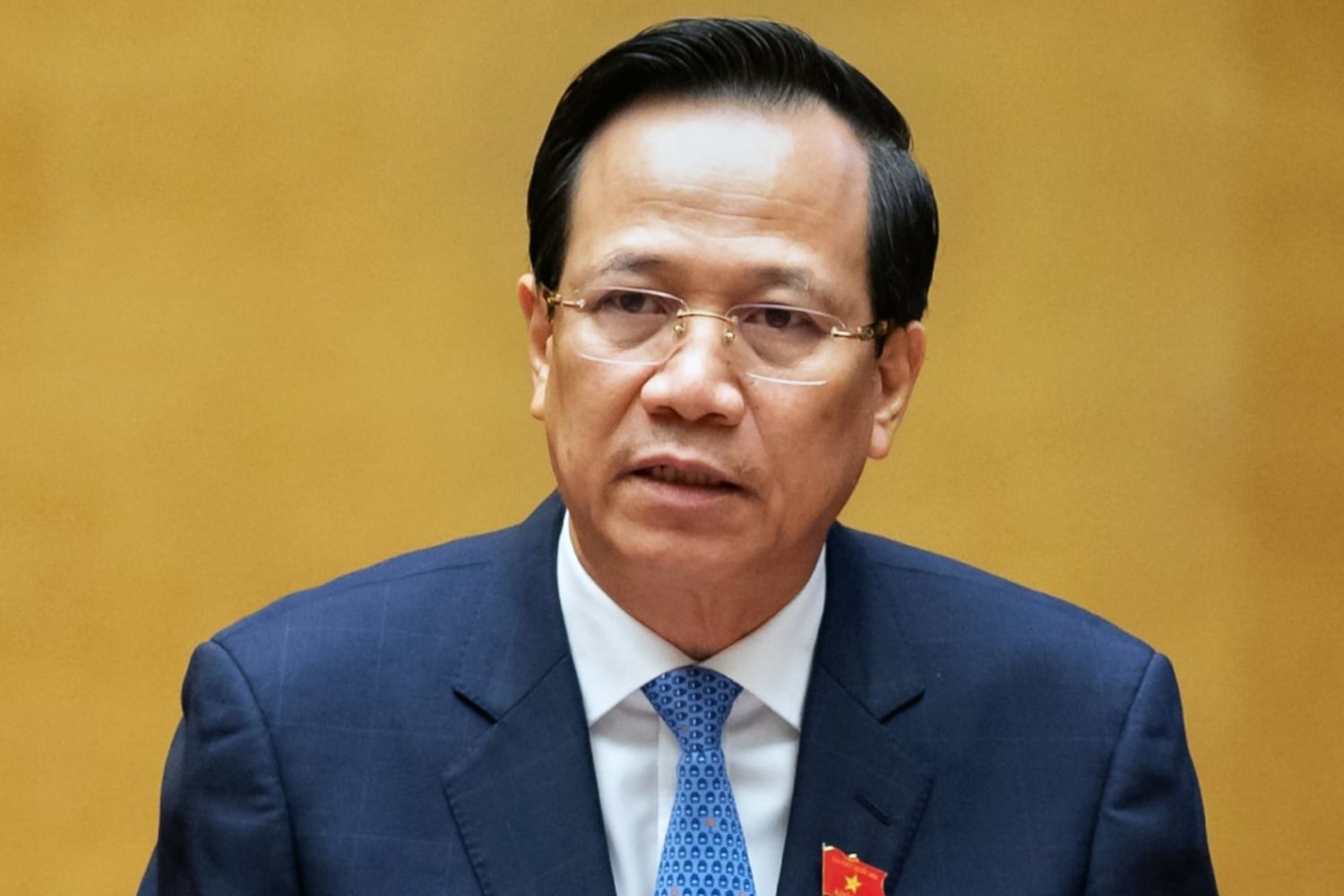 Vietnamese news site deletes negative articles about minister