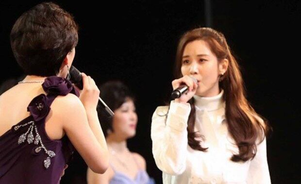 걸그룹 소녀시대의 서현이 우리 예술단의 평양 공연 사회를 맡는 것으로 알려졌다. 사진은 지난 2월 11일 서울 국립중앙극장 해오름극장에서 열린 북한 삼지연 관현악단 공연에서 '우리의 소원'을 부르는 서현. 