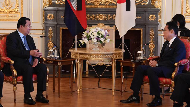 Hun Sen meet Japan PM on 28-09-2022 at Tokyo.jpg