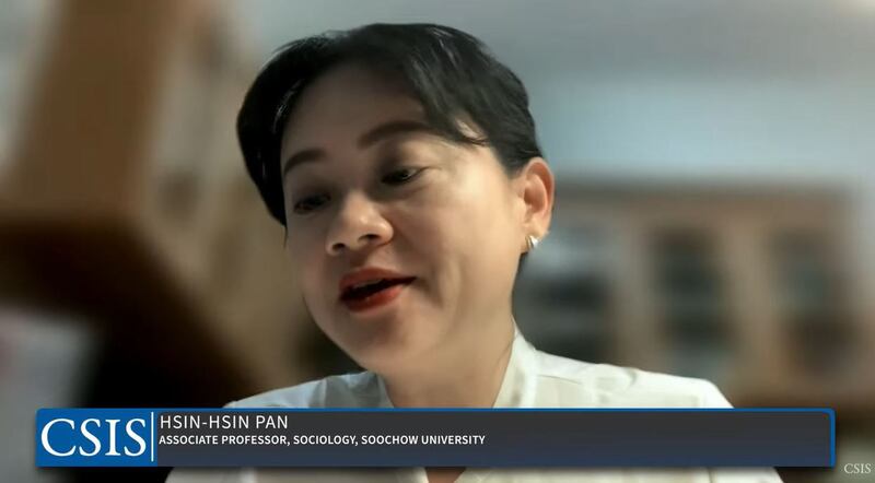 东吴大学社会学系助理教授潘欣欣表示，认为中国无信用的台湾民众比例，过去四年维持相同水平。(视频截图/美国华盛顿智库“战略与国际研究中心”)