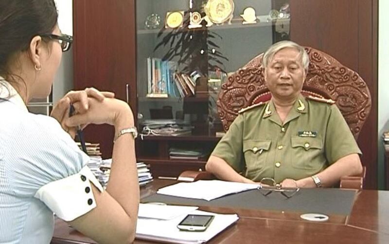 Đại Tá Vũ Văn Lâu, Giám Đốc Sở Công An Tỉnh Gia Lai trong một lần trả lời phóng viên trong nước. 
