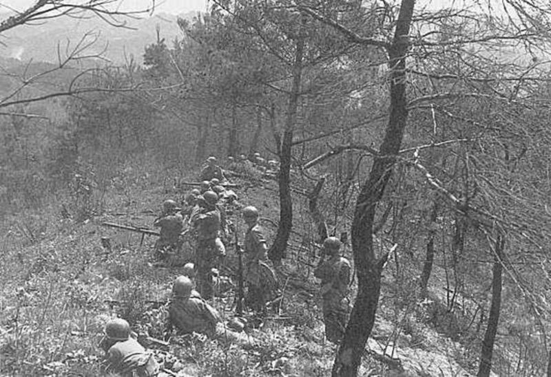 1951年5月下旬，刚刚击退了中共军的的美7师一部正准备反攻。（来自“archive”网站）