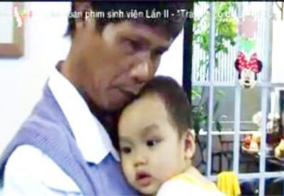 Ông Tống Phước Phúc và một cháu bé