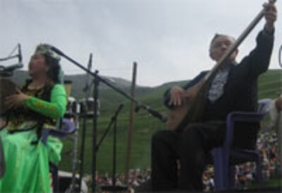 uyghur-omiki-fest2-200.jpg