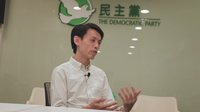 民主黨目前只能低度運作,主席羅健熙感受到政府官員不太在乎部份市民的想法。(衛斯攝)