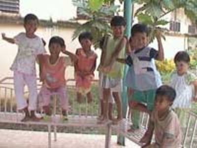 MaiHoaChildren200.jpg