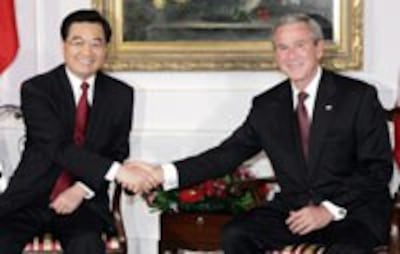 US-CHINA-BUSH-HU-HANDSHA-20.jpg