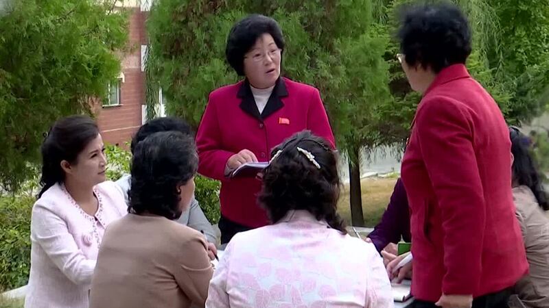 조선중앙TV에 방영된 인민반장의 미담이 담긴 드라마