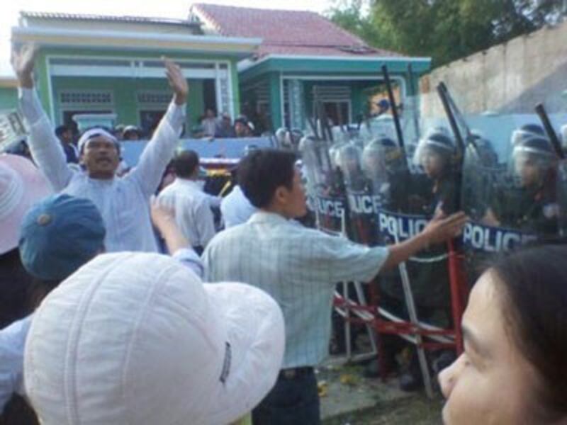 Đám tang ở Cồn Dầu bị phá. File photo.