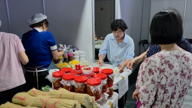 '제3회 북한이탈주민의 날' 기념식에 마련된 북한음식 체험 부스.