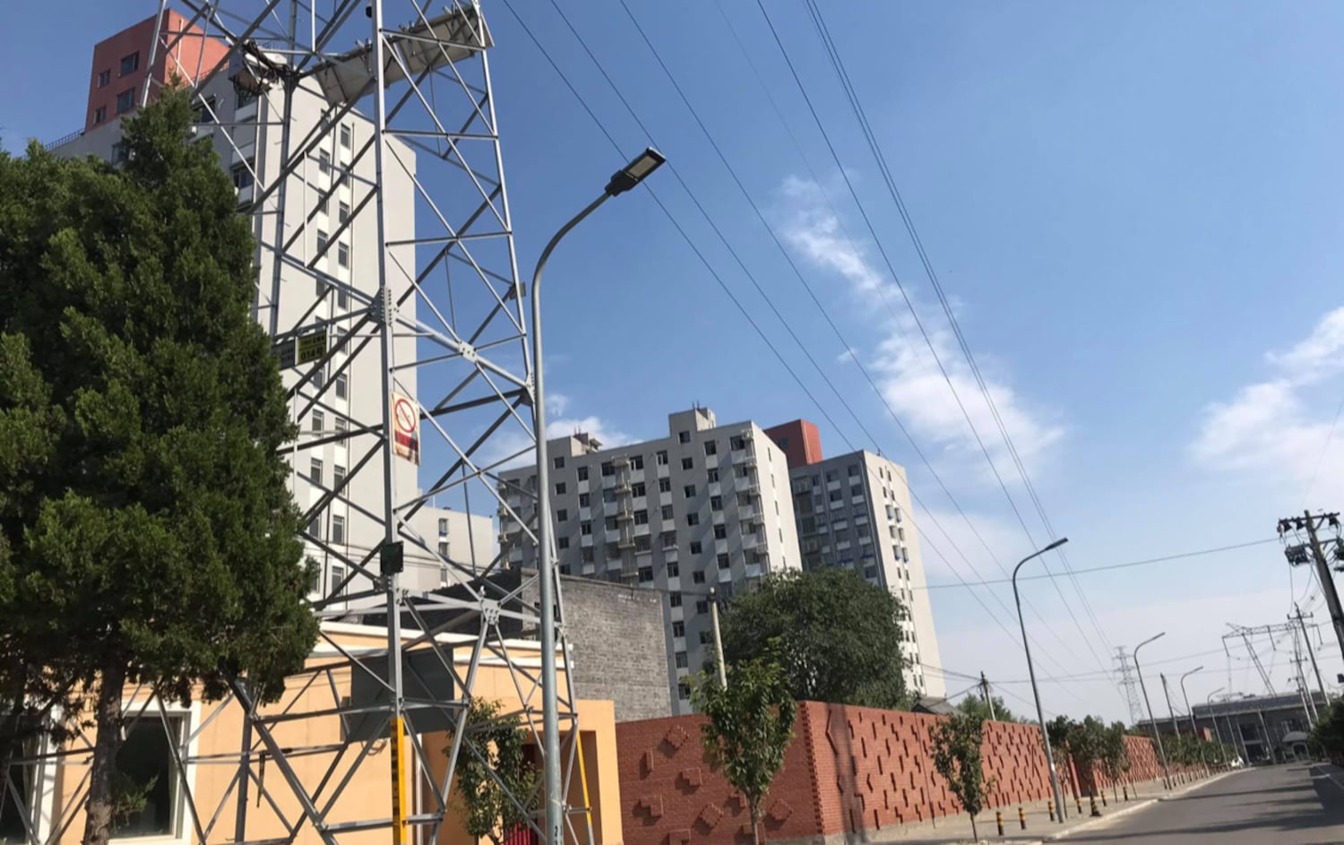 化名“星光”的艺术家说,宋庄的东区、双塘街、北塘、小堡环岛以南等整个区域艺术家大都收到通知。(受访者、化名星光提供)