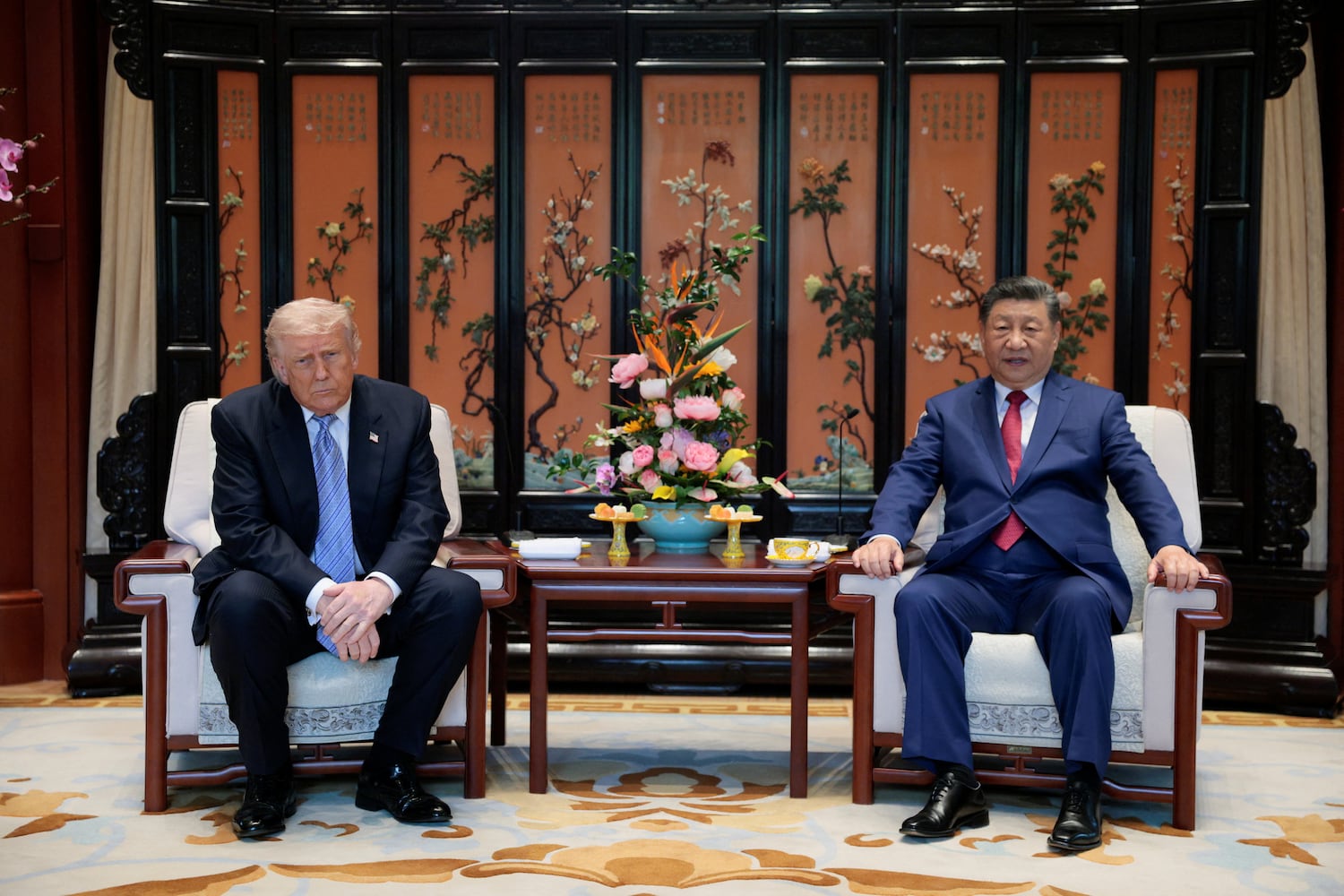 ཨ་རིའི་སྲིད་འཛིན་གྱི་རྒྱལ་དོན་འཚམས་གཟིགས་མཇུག་བསྒྲིལ་བ།