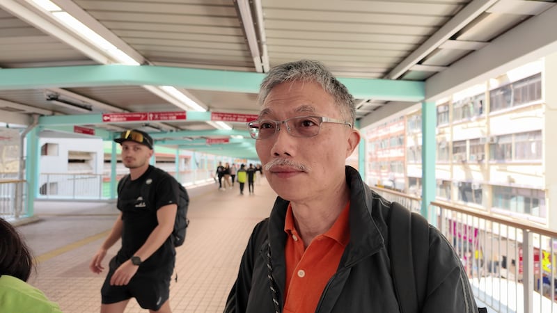 退休人士劉先生指,急症室加費,自己或會受到影響。(衛斯攝)