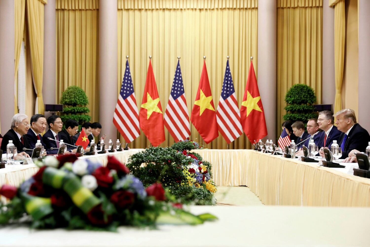 Tổng thống Hoa Kỳ Donald Trump và TBT, CTN Việt Nam Nguyễn Phú Trọng trong cuộc họp tại Hà Nội hôm 27/2/2019.