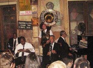 뉴올리언스의 대표적인 재즈 밴드인 프리저베이션 홀 밴드(Preservation Hall Band).