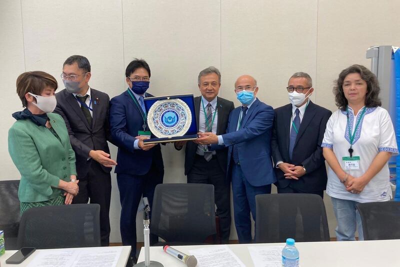 دۇنيا ئۇيغۇر قۇرۇلتىيىنىڭ رەئىسى دولقۇن ئەيسا ئەپەندى باشچىلىقىدىكى ھەيئەت ياپونىيەدە زىيارەتتە بولدى. 2022-يىلى ئۆكتەبىر.